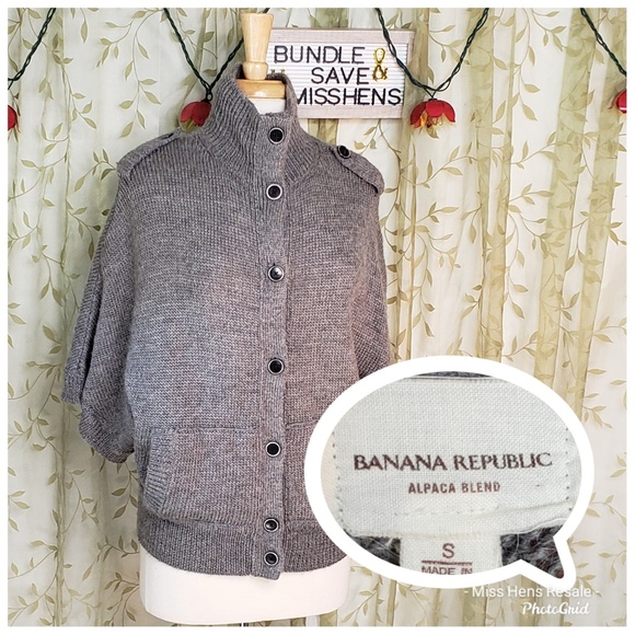 Banana Republic Sweaters - FLASH SALE*** BANANA REPUBLIC GRAY THICK SWEATER